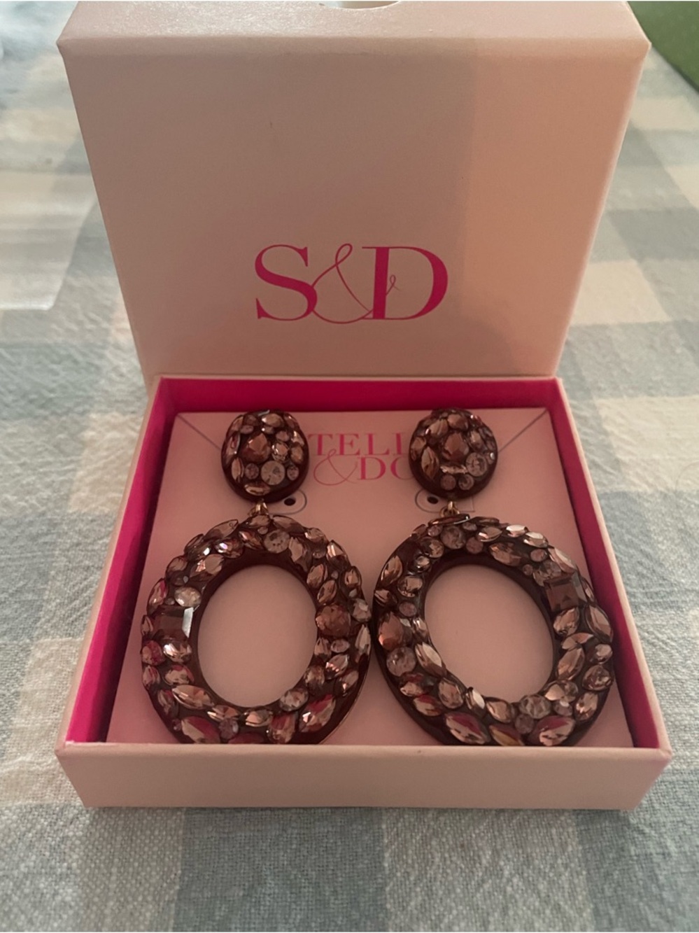 NEW - Stella & Dot Amour statement earrings.